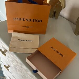 Louis vuitton shopping bag and wallet box